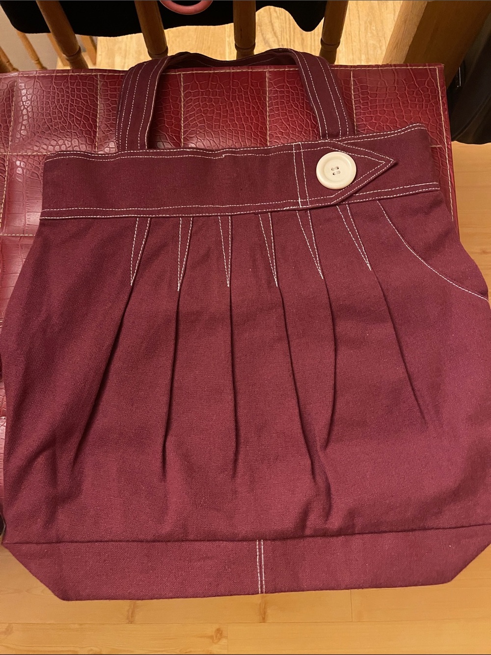 lola New! Y2K  Strong Vintage Tote   in Burgundy with White Button Detail